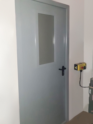 Остекленная дверь, фото изнутри (ул. Новый Арбат) Остекленная дверь, фото изнутри (ул. Новый Арбат)